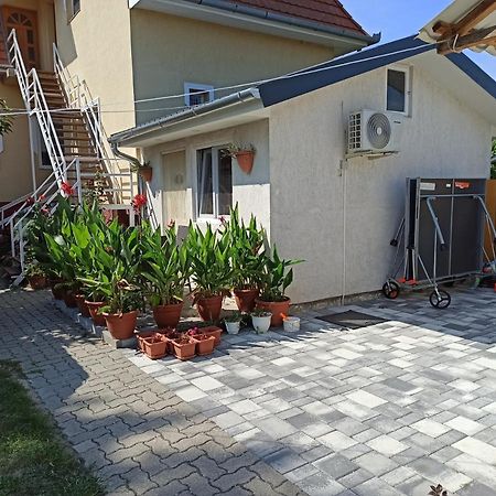 Aniko Apartmanhaz Balatonföldvár المظهر الخارجي الصورة