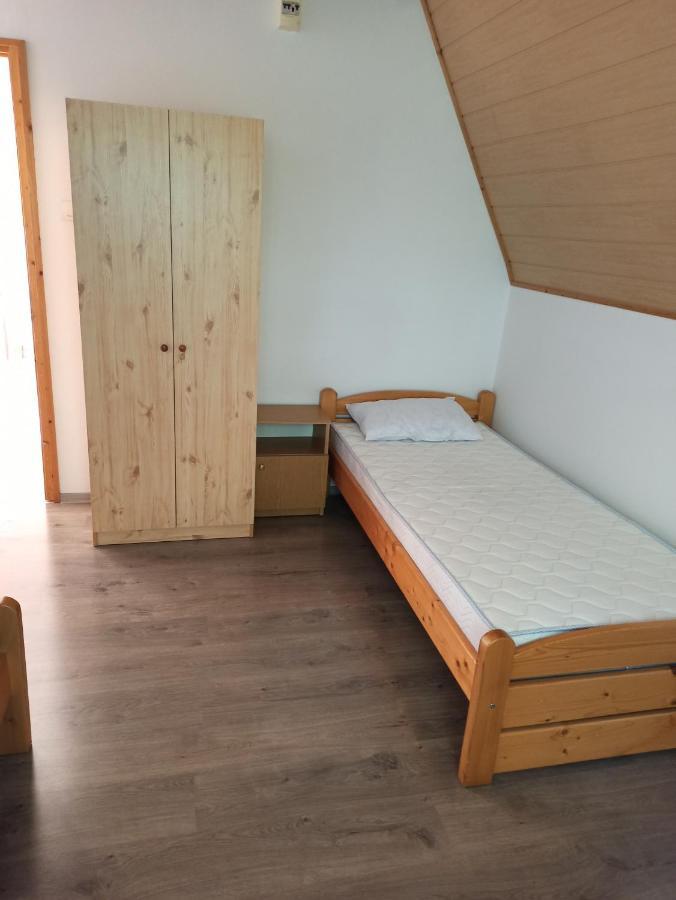 Aniko Apartmanhaz Balatonföldvár المظهر الخارجي الصورة